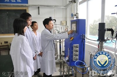 榆林能源化工學(xué)院化工工藝專業(yè)教學(xué)設(shè)備開發(fā)路徑與實(shí)踐